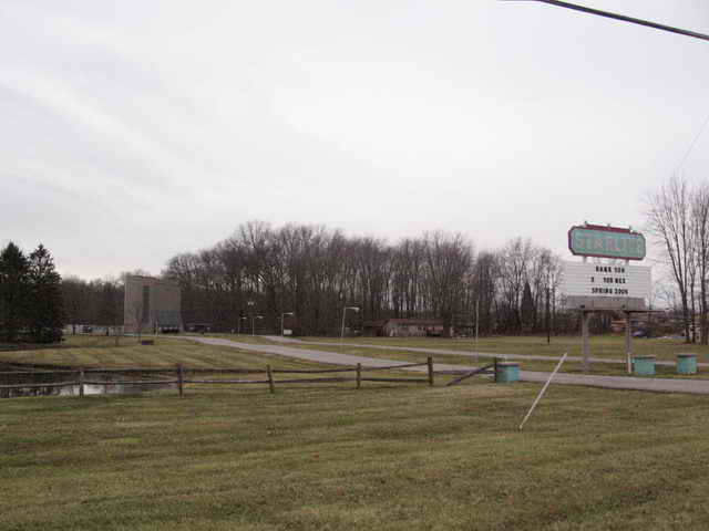 Starlite Drive-In Theatre - 2006 Photo